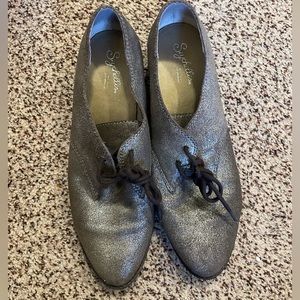 Seychelles oxfords silver leather size 8.5